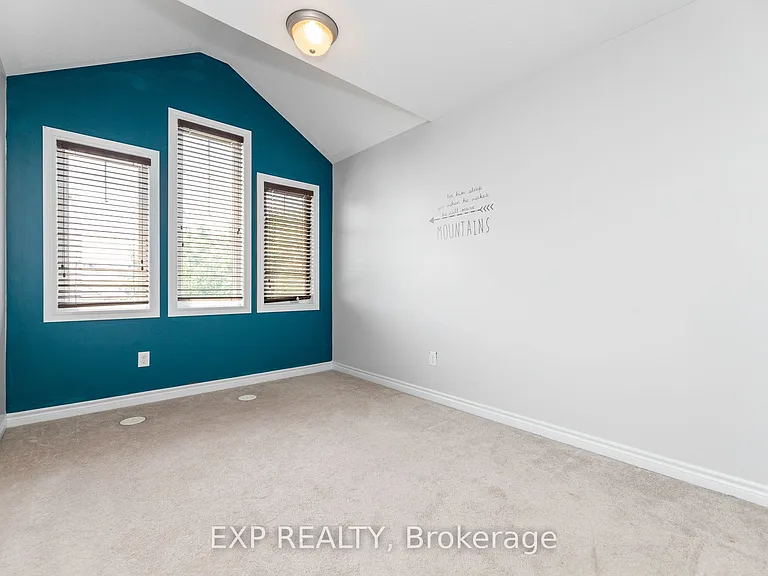 960 Messor Cres — Photo 26