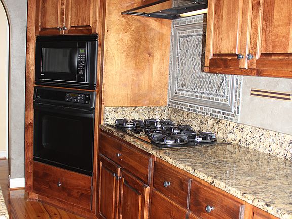 5th image of 7124 Wyngrove Dr