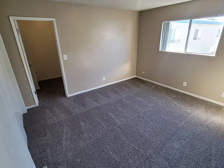 Serramonte Park Apts — Photo 13