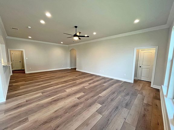 3rd image of 242 Kings Wood Ave