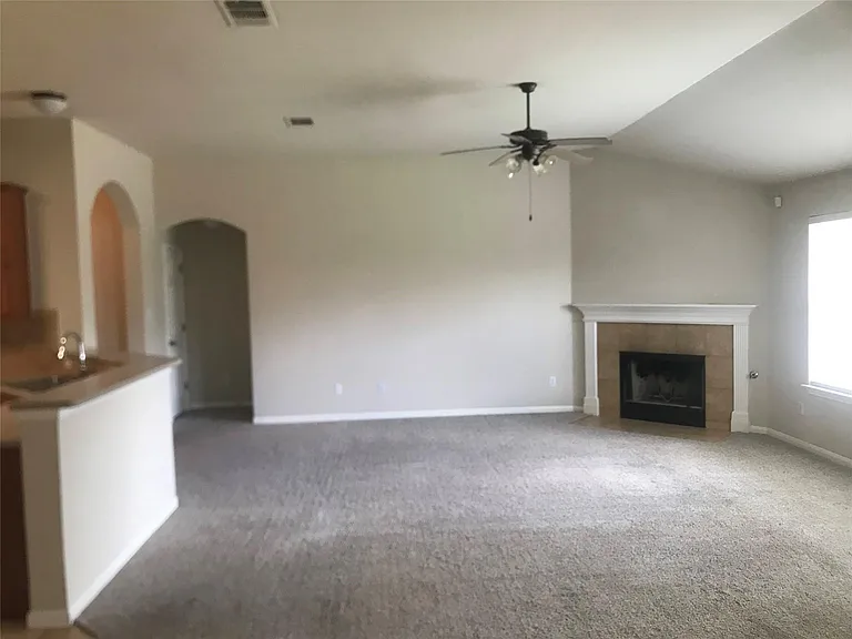 913 Rochester Castle Way — Photo 5