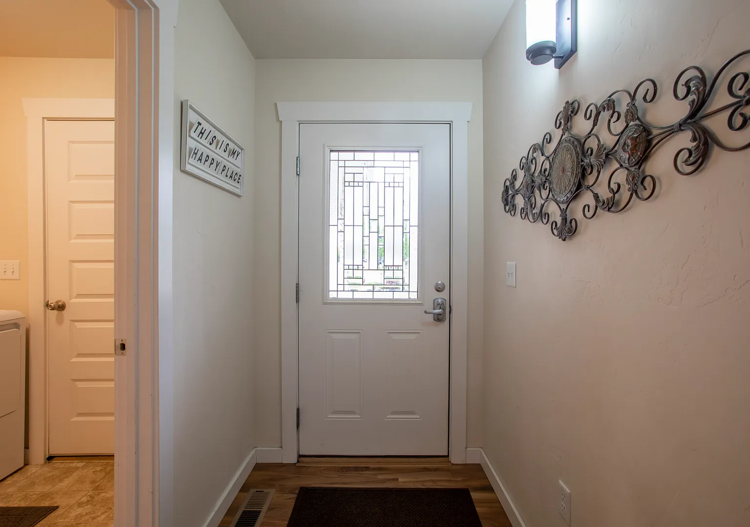 1900 Teal Dr - Fully Furnished Home Available ONLY October 2026 - May 2027 — Photo 3