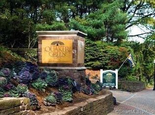 30 Schoolhouse Dr UNIT 302, West Hartford, CT 06110