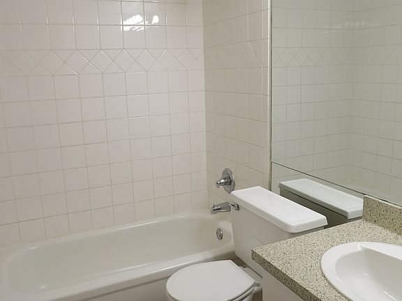 5th image of 4432 Buena Vista St APT 203