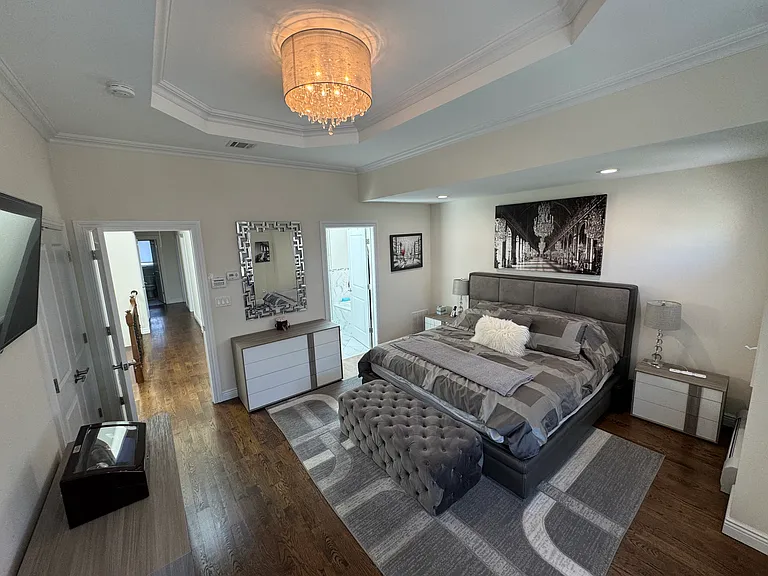 251 Marion Ave — Photo 13