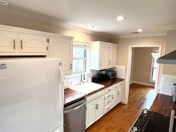 5th image of 557 Doral Pl