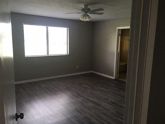 5th image of 211 SW Wren Ct APT 201