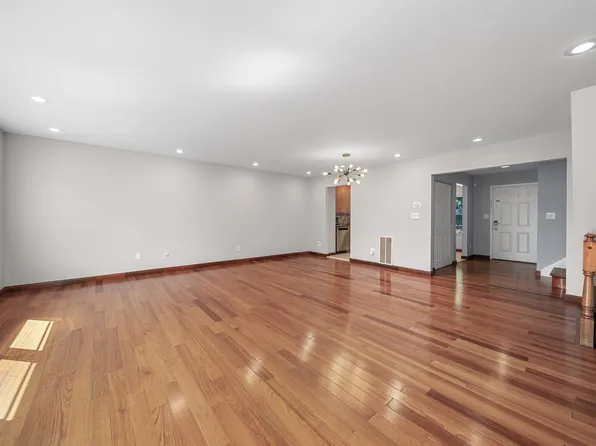 473 Undercliff Avenue image 8 of 33