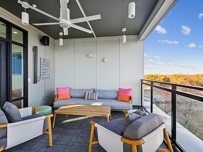 Link Apartments Calyx — Photo 31