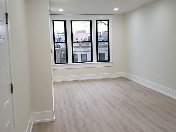 4th image of 944 N Damen Ave #2F