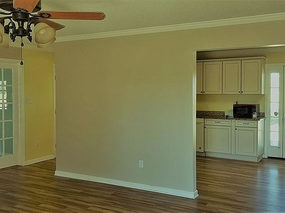 5th image of 3216 Broadview Dr