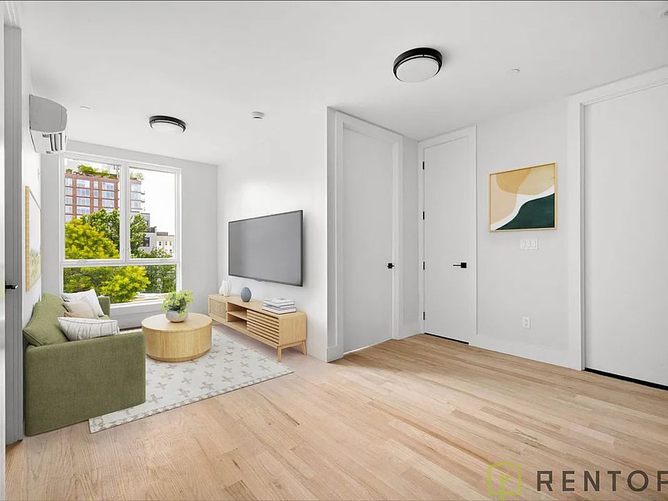 1st image of 22 Frost St #306