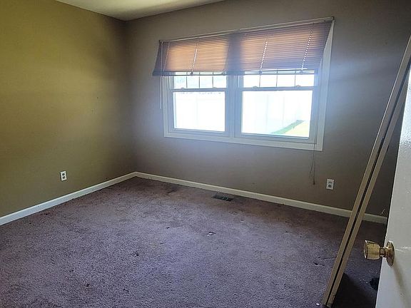 5th image of 83 Eastbrook Ln