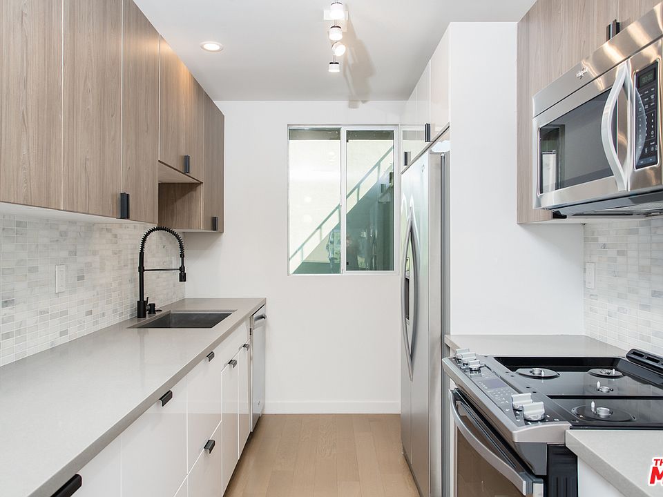 1st image of 850 2nd St APT 204