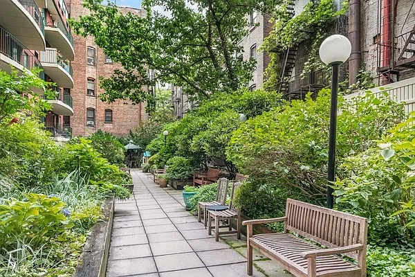 Rented by Brown Harris Stevens | media 8