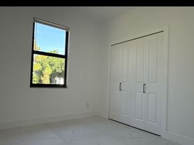 404 Chalet Ave S, Lehigh Acres, FL