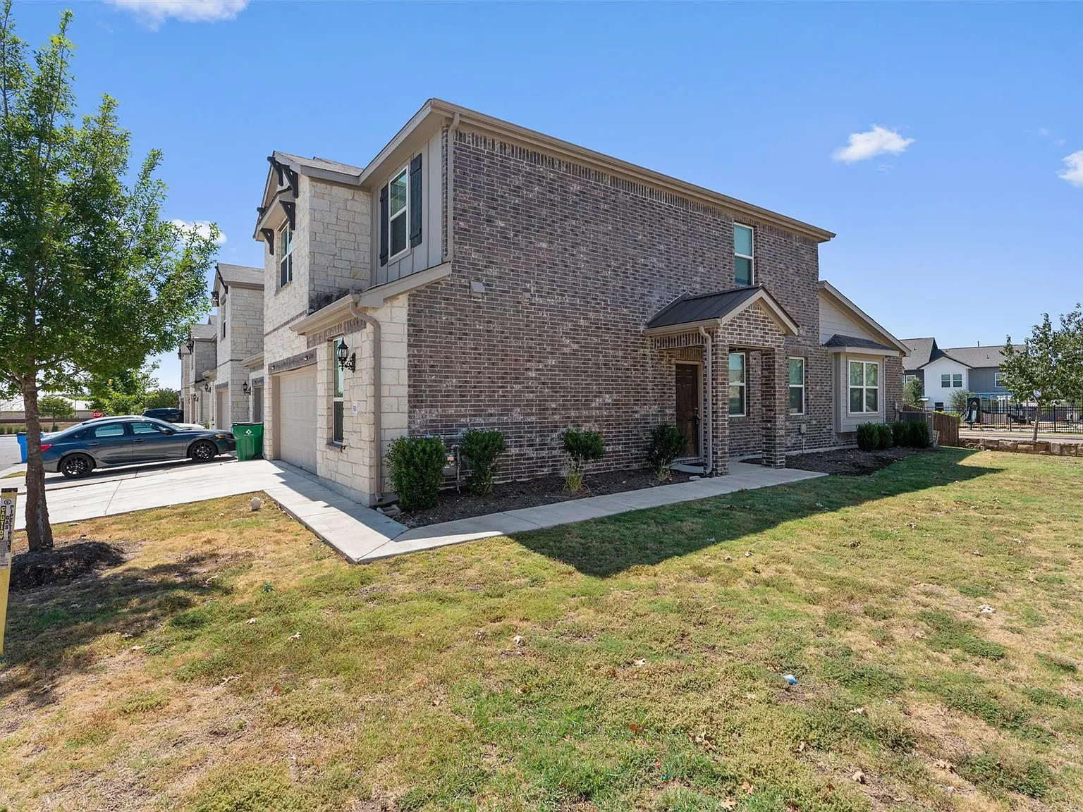 4 bed, 2.5 bath, 2124 sqft, $2,500 — Photo 4