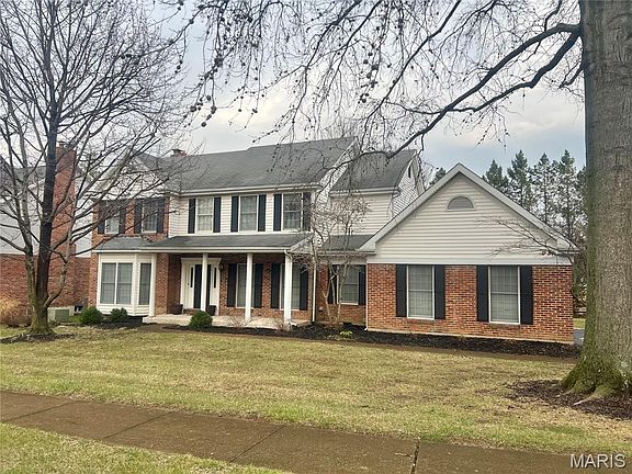 2nd image of 1418 Warson Oaks Ct
