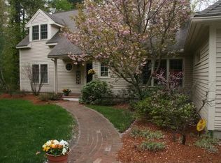 18 Pickman Dr, Bedford, MA 01730