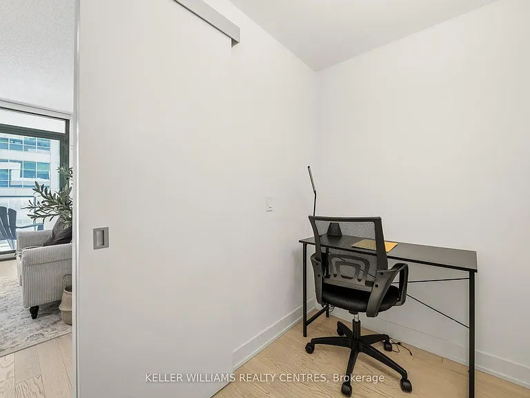 25 Richmond St E #704 — Photo 24