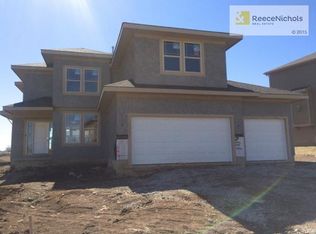 8401 W 165th Pl, Overland Park, KS 66085