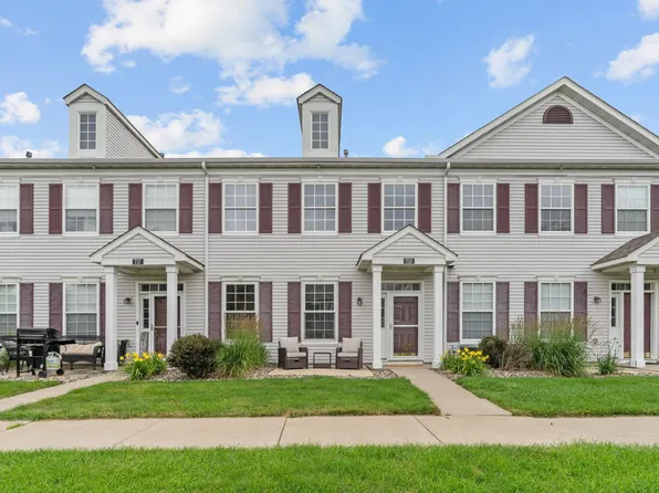 713 Cobblestone Way, Shakopee, MN 55379