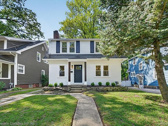 3rd image of 609 Forestdale Rd