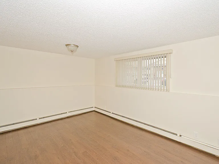 247 20th Ave NE #1 — Photo 10