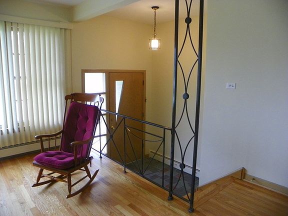 3rd image of 2937 W 99th St