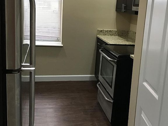 5th image of 3849 McRee Ave