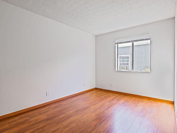 5th image of 820 S Saint Andrews Pl #201