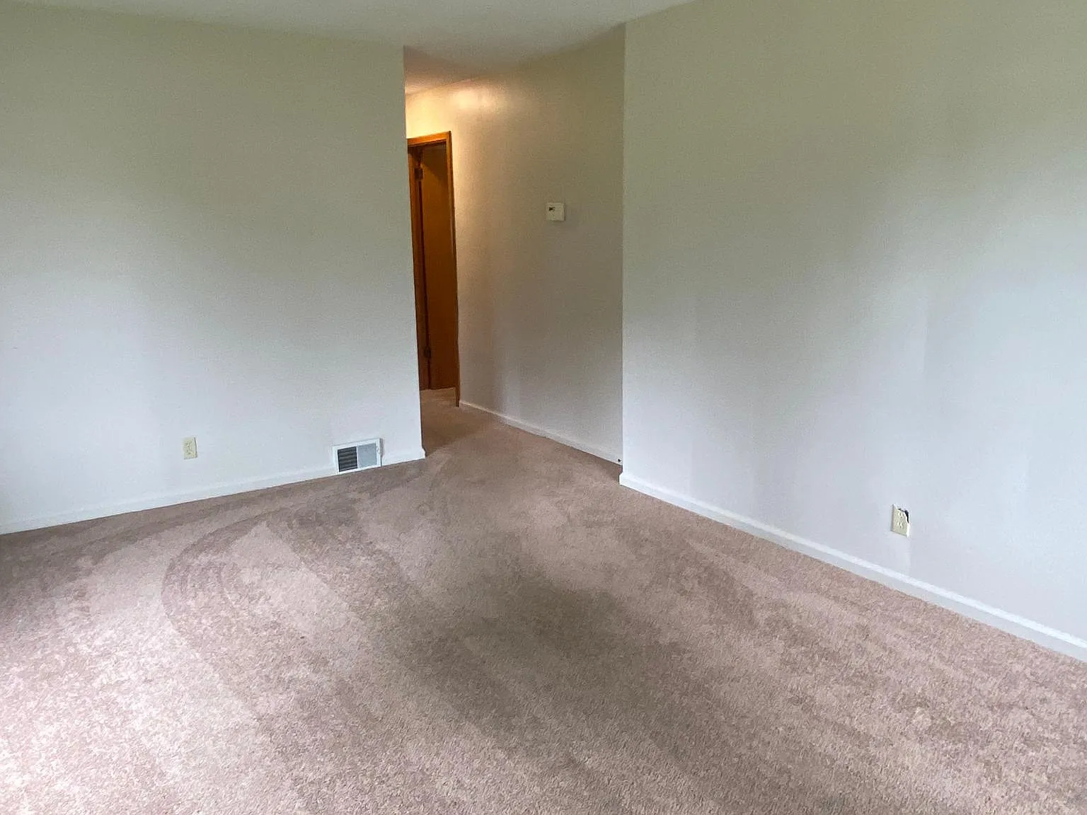 3 bed, $1,500 — Photo 4