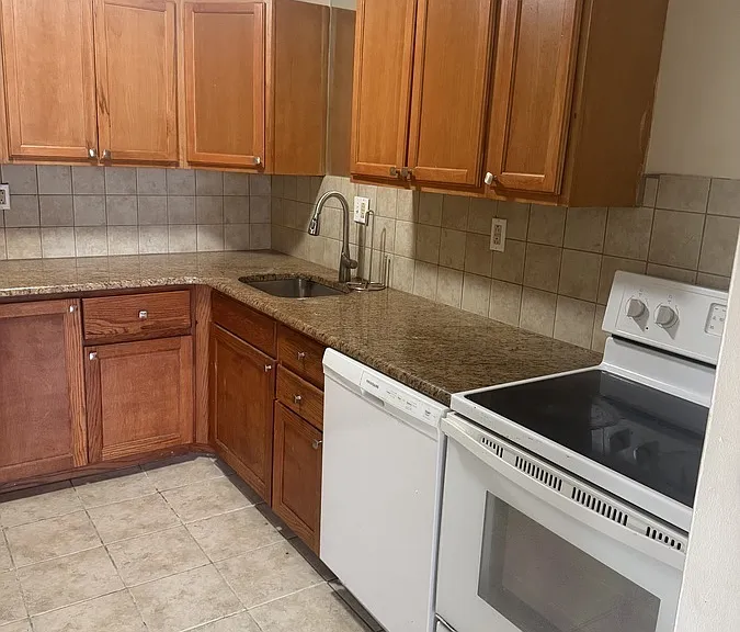 400 Glendale Rd #K32 — Photo 2