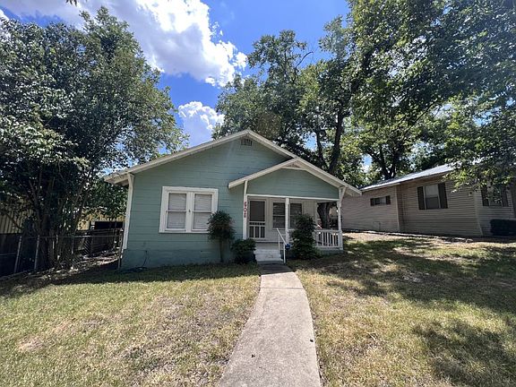 2nd image of 608 S Academy Ave