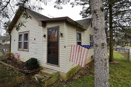 1st image of 5N240 Lilac Ave