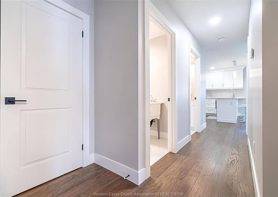 4th image of 38 Bordeaux Pl