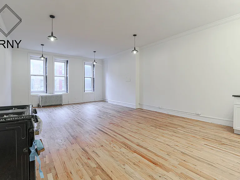 860 Manhattan Ave #2 — Photo 3