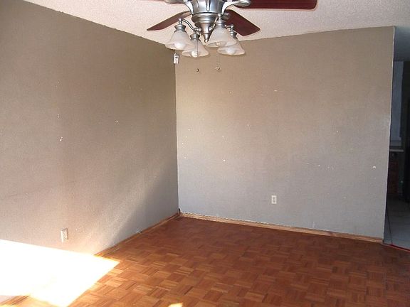 4th image of 4617 SW H Ave