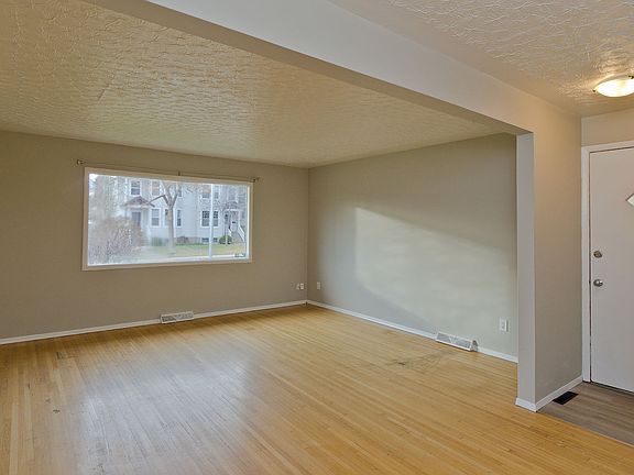 3rd image of 3114 39th St SW