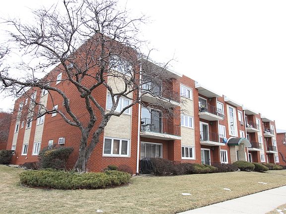 5th image of 4754 W 101st St APT 6B