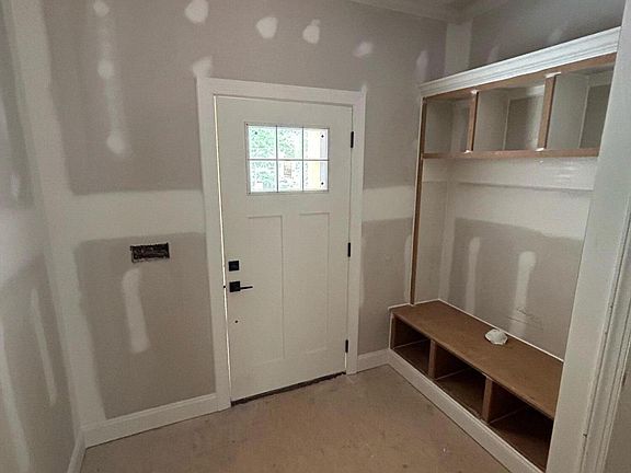 3rd image of 148 Mohawk Dr