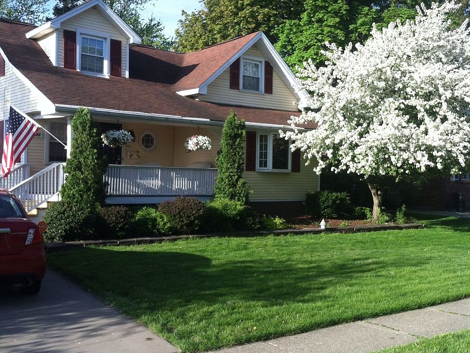 1st image of 611 Cleveland Dr