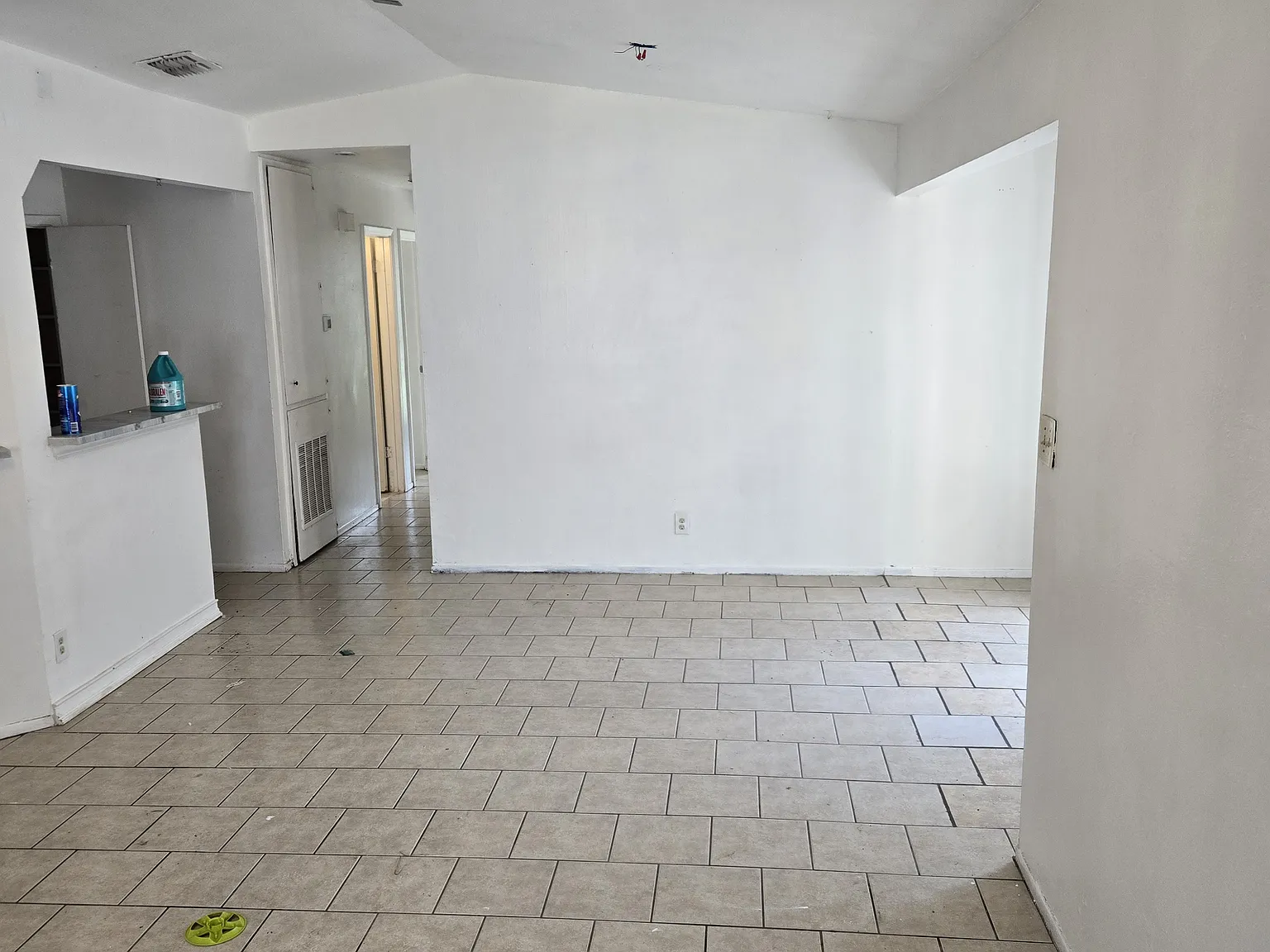 4 bed, 1268 sqft, $1,750 — Photo 1