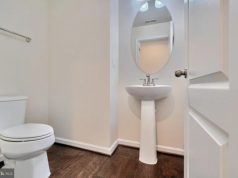 8016 Blue Stream Dr — Photo 7