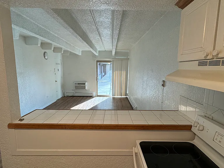 655 N Pearl St #205 — Photo 1