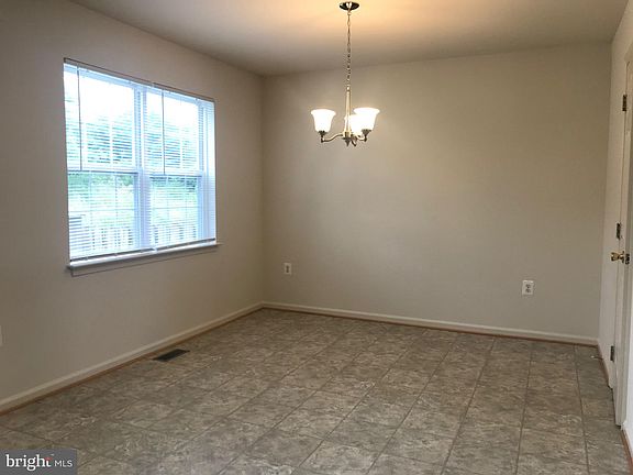4th image of 415 Independence Dr