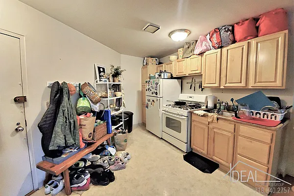 Rented by Ideal Properties Group | media 4