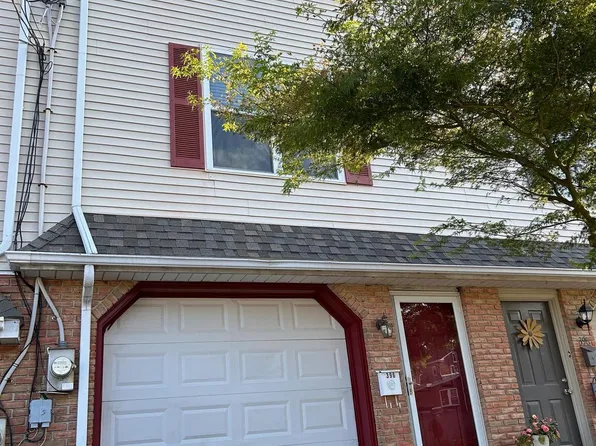 396 3rd Ave, Parkesburg, PA 19365