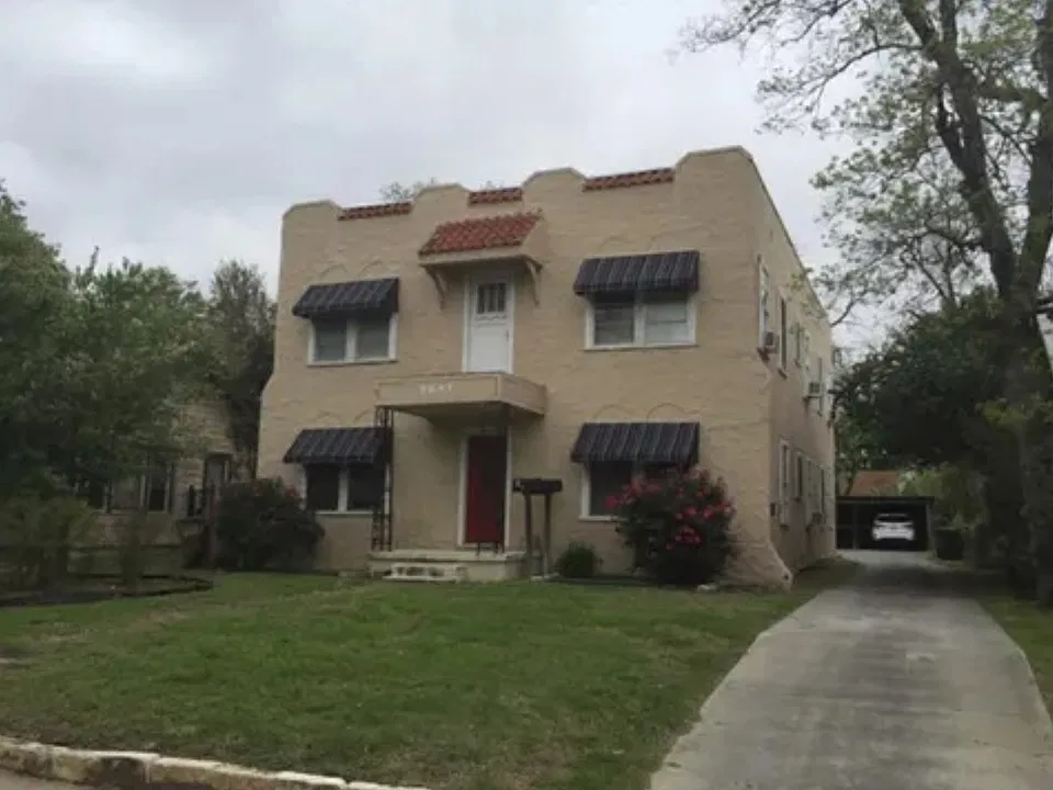 2047 W Summit Ave #3