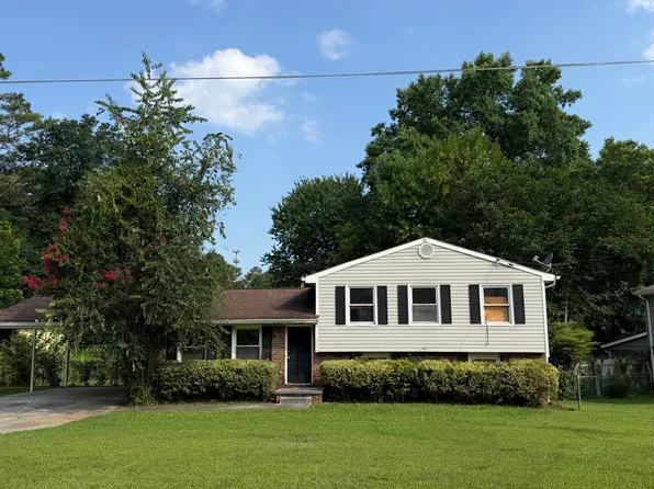 2618 Luke Dr, Ellenwood, GA 30294